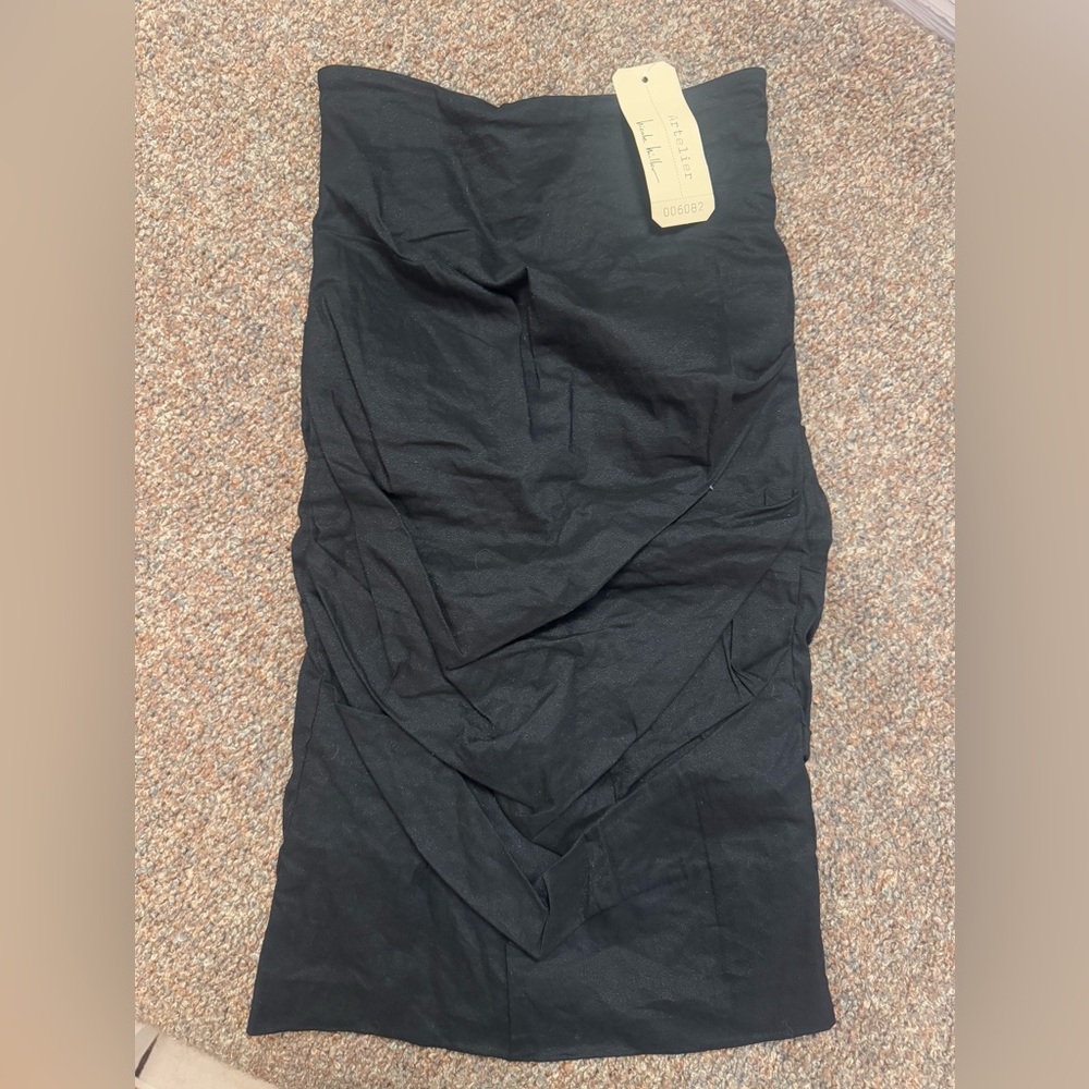 Elegant Black Pencil skirt NWT